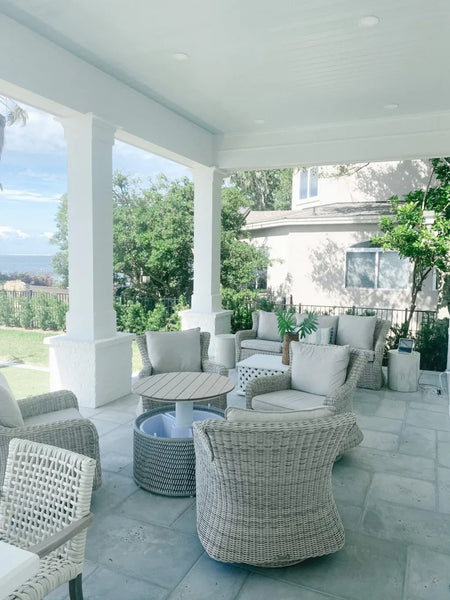 SAG HARBOR SWIVEL ROCKER LOUNGE CHAIR