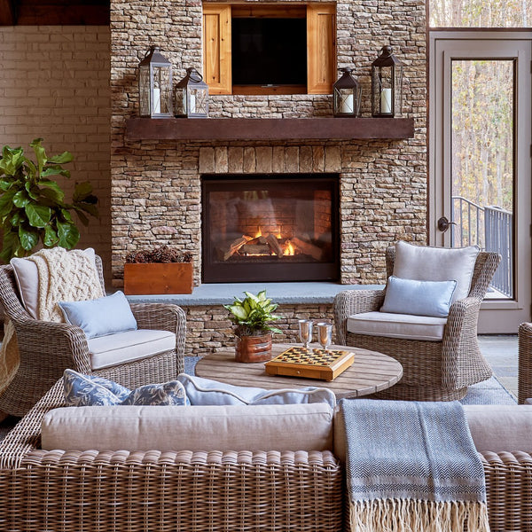 SAG HARBOR SWIVEL ROCKER LOUNGE CHAIR