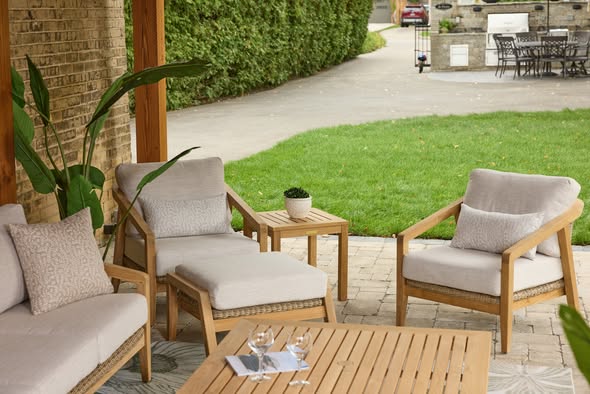 SPENCER LOUNGE CHAIR