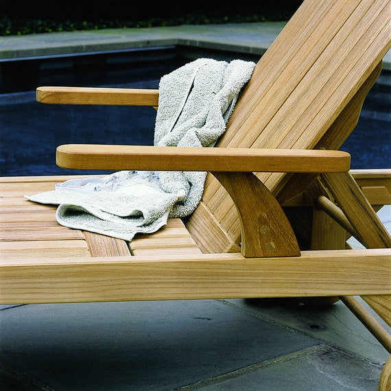 CLASSIC CHAISE