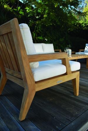 MENDOCINO DEEP SEATING SETTEE